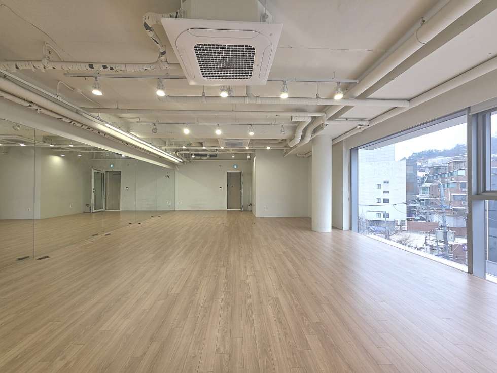 서울 마포구 서교동 [상가] 홍대 정문 대로변 테라스 있는 4층 5층 연층 상가 사무실 월세 매물번호 17418 사진 20