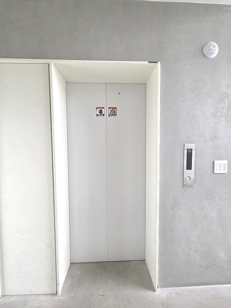 서울 마포구 서교동 [상가] 홍대 정문 대로변 테라스 있는 5층 상가 사무실 월세 매물번호 17417 사진 19