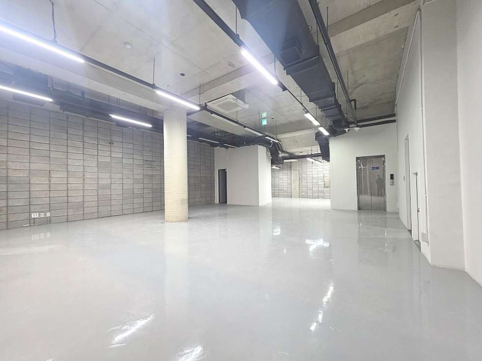 서울 마포구 서교동 352-12 (G-Art) [상가] 홍대입구역 역세권 지층 층고높은 상가 XXX 월세 매물번호 17065 사진 2