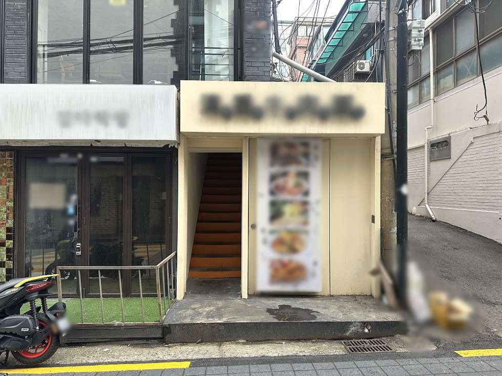 서울 서대문구 창천동 [상가] 무권리 신촌 명물길 이면 2층 공실 월세 매물번호 17034 사진 3