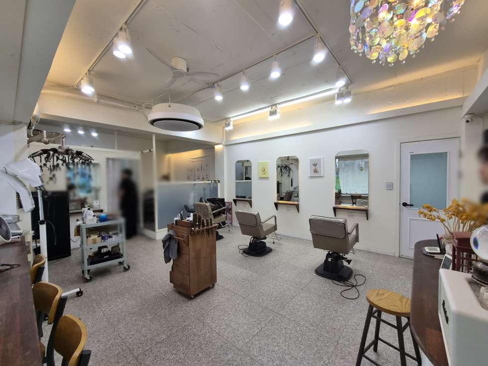 서울 마포구 노고산동 40-30 [상가] 신촌역 역세권 코너변 노출좋은 1층상가 월세 매물번호 17776 사진 1