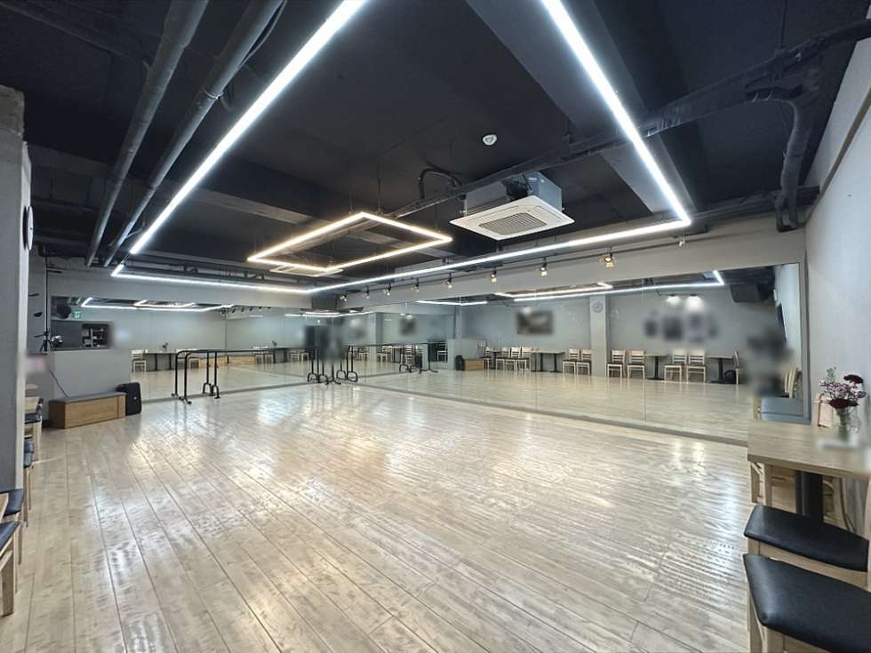 서울 마포구 연남동 [상가] 홍대입구역 역세권 코너건물 지층 댄스연습실_XXX 월세 매물번호 17472 사진 3